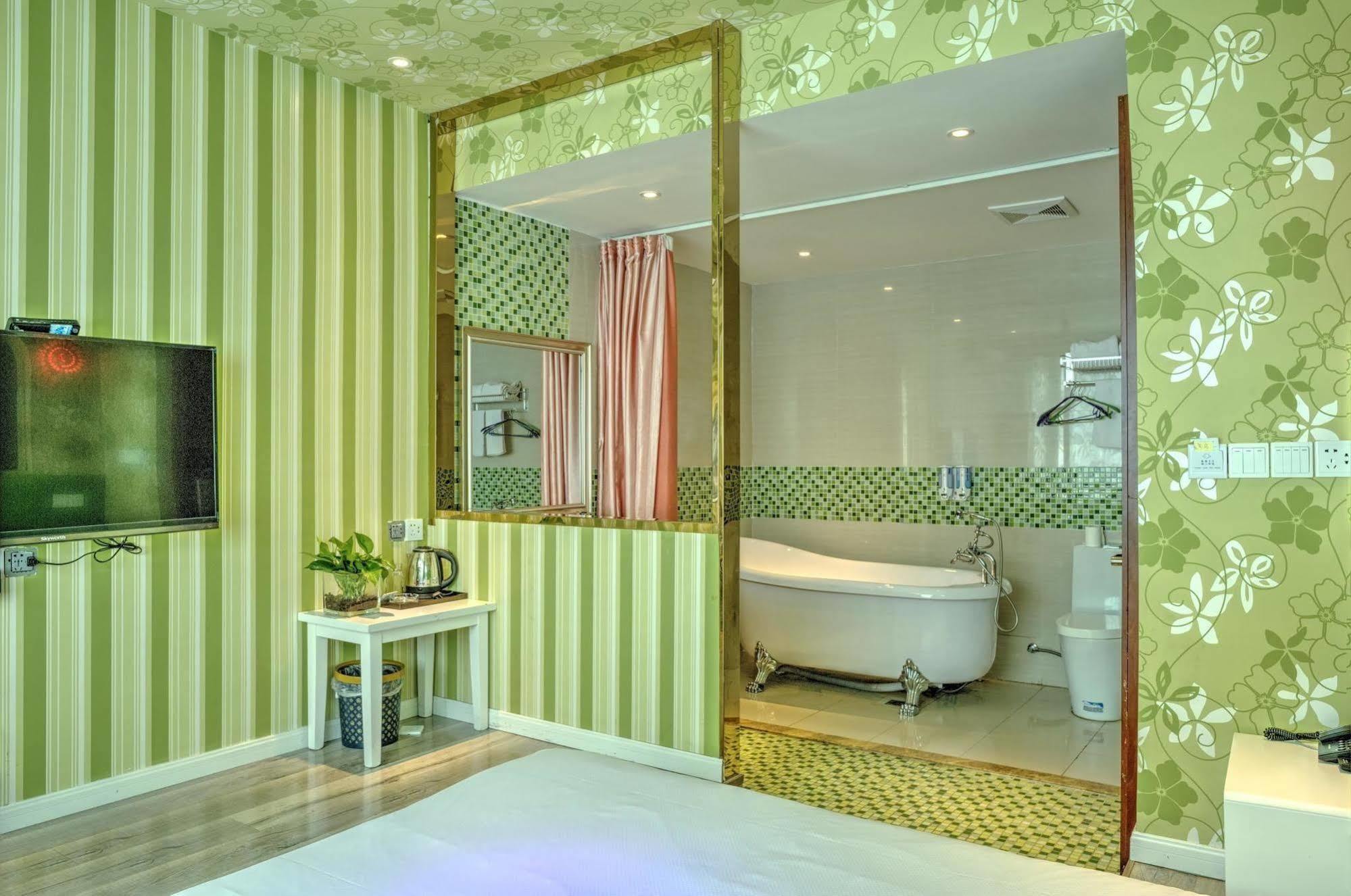 Milan Fashion Hotel Deqing Buitenkant foto
