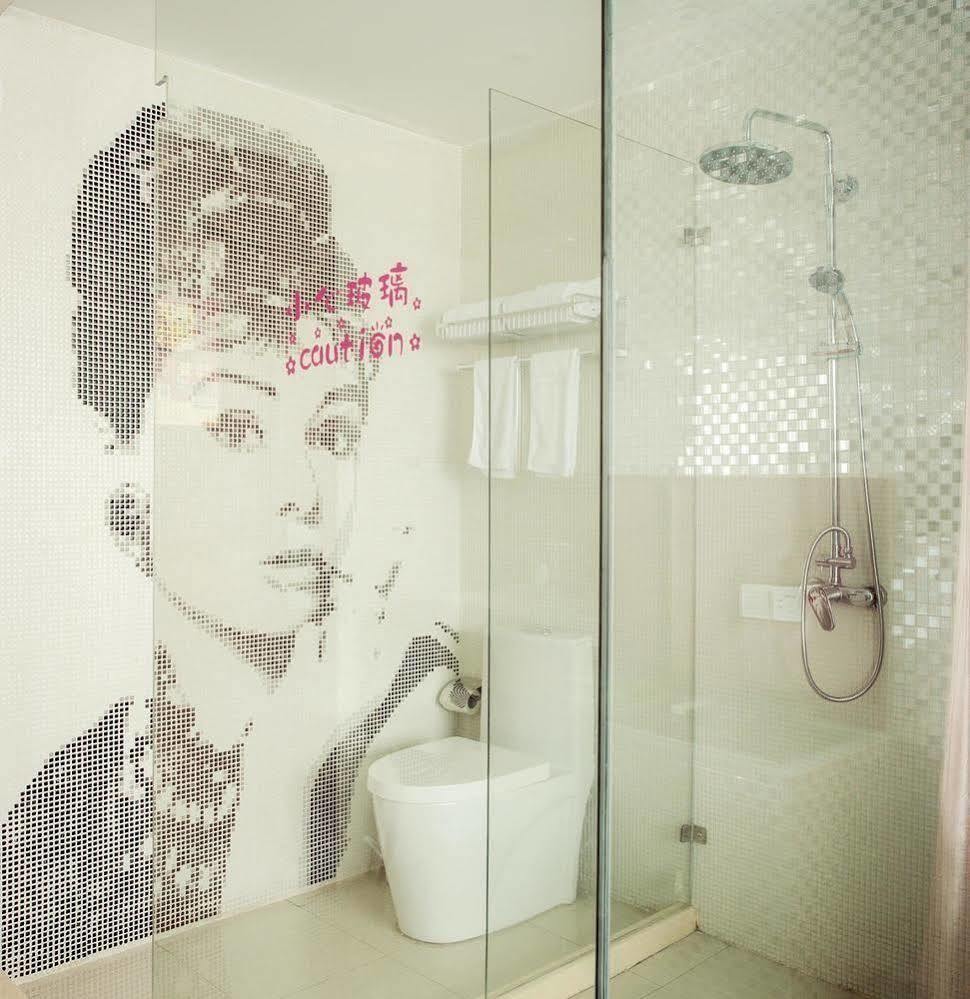 Milan Fashion Hotel Deqing Buitenkant foto